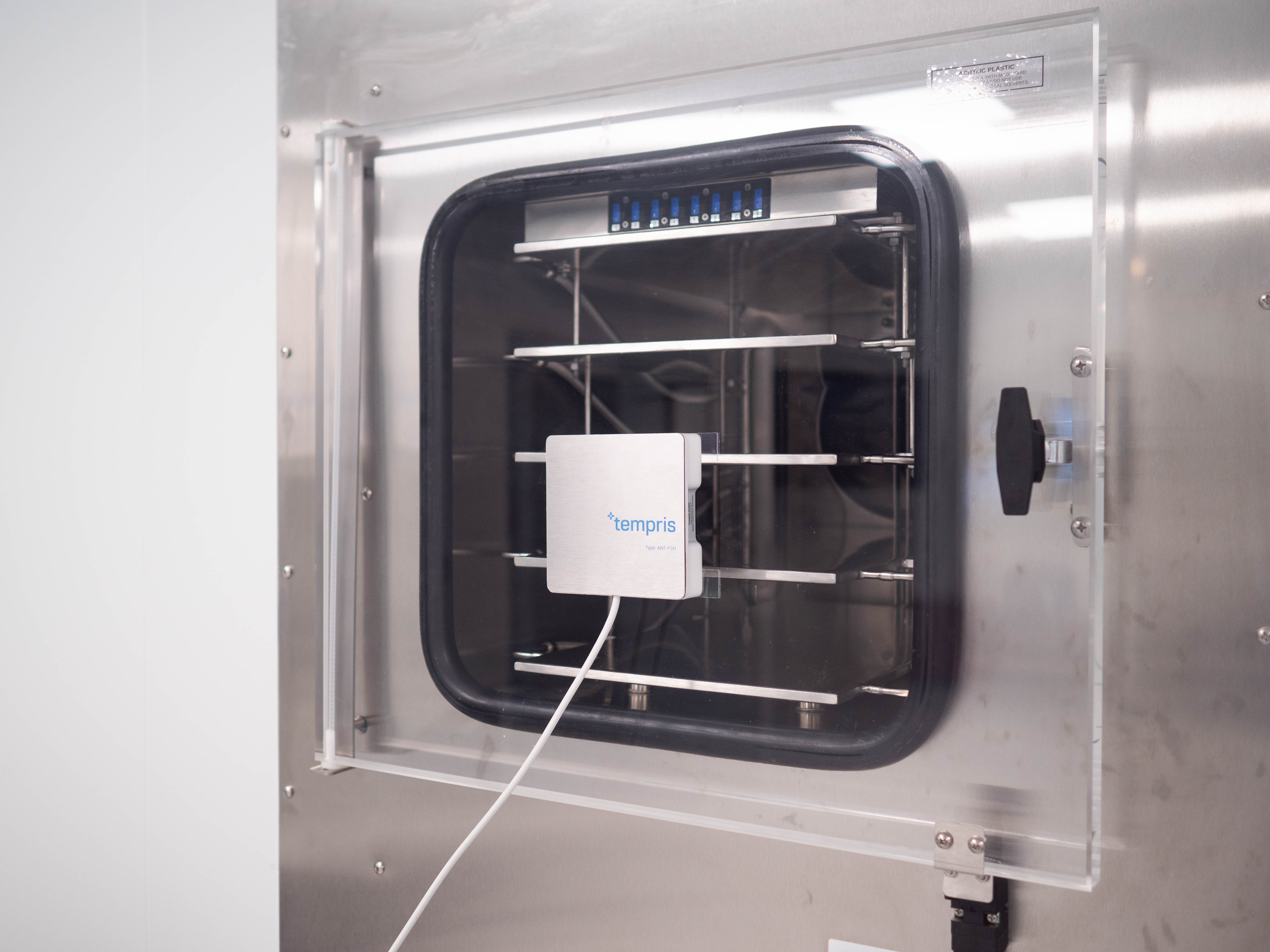 Pilot Freeze Dryer with Tempris