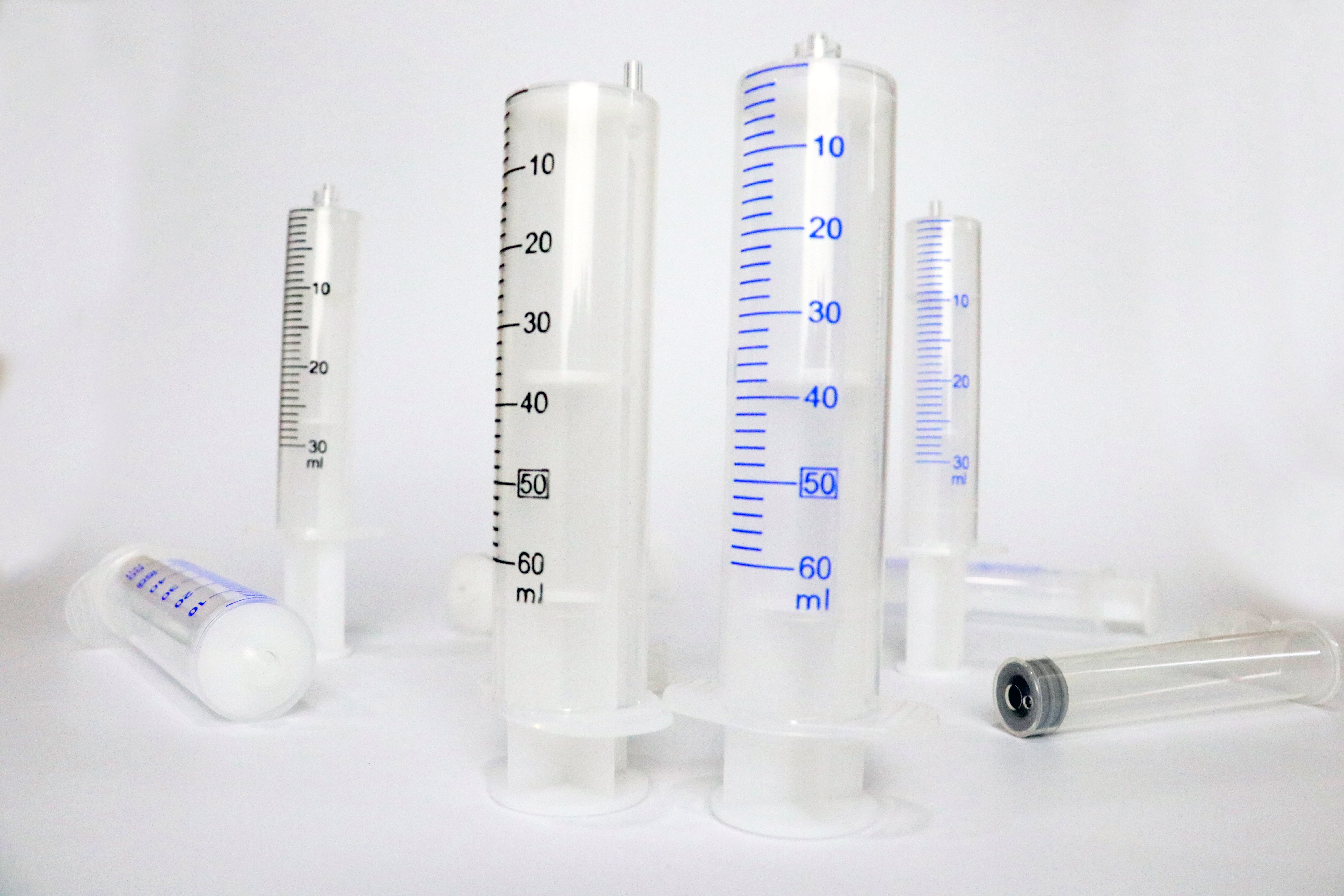 2 PARTS & 3 PARTS  DISPOSABLE SYRINGES