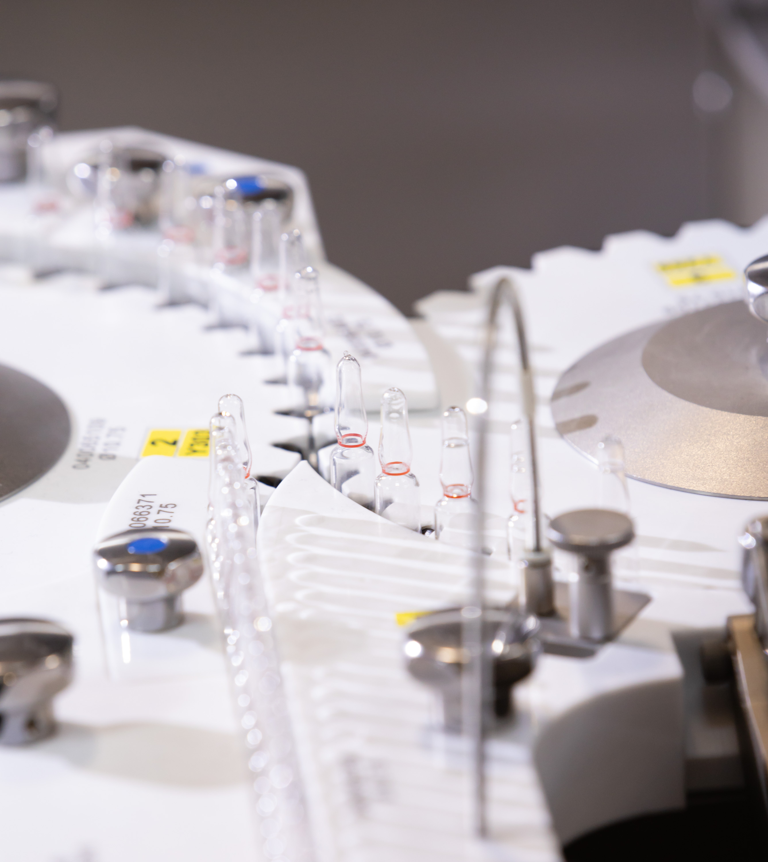 3-in-1 Inspection System: CCIT leak detection, AVI tip inspection, and labeling. 3