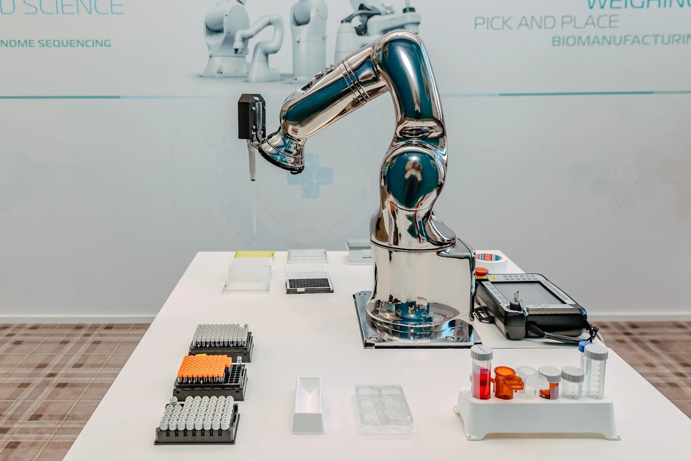 AAtek Robotic Solutions - Aseptic Filling, Nest Filling, PFS, Primary/Secondary Packaging 2