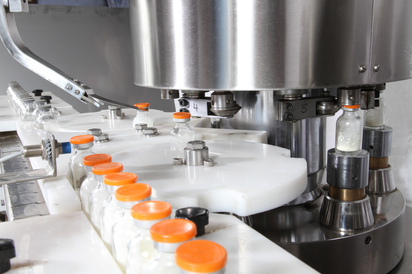 ALUMINIUM CAP SEALING MACHINE