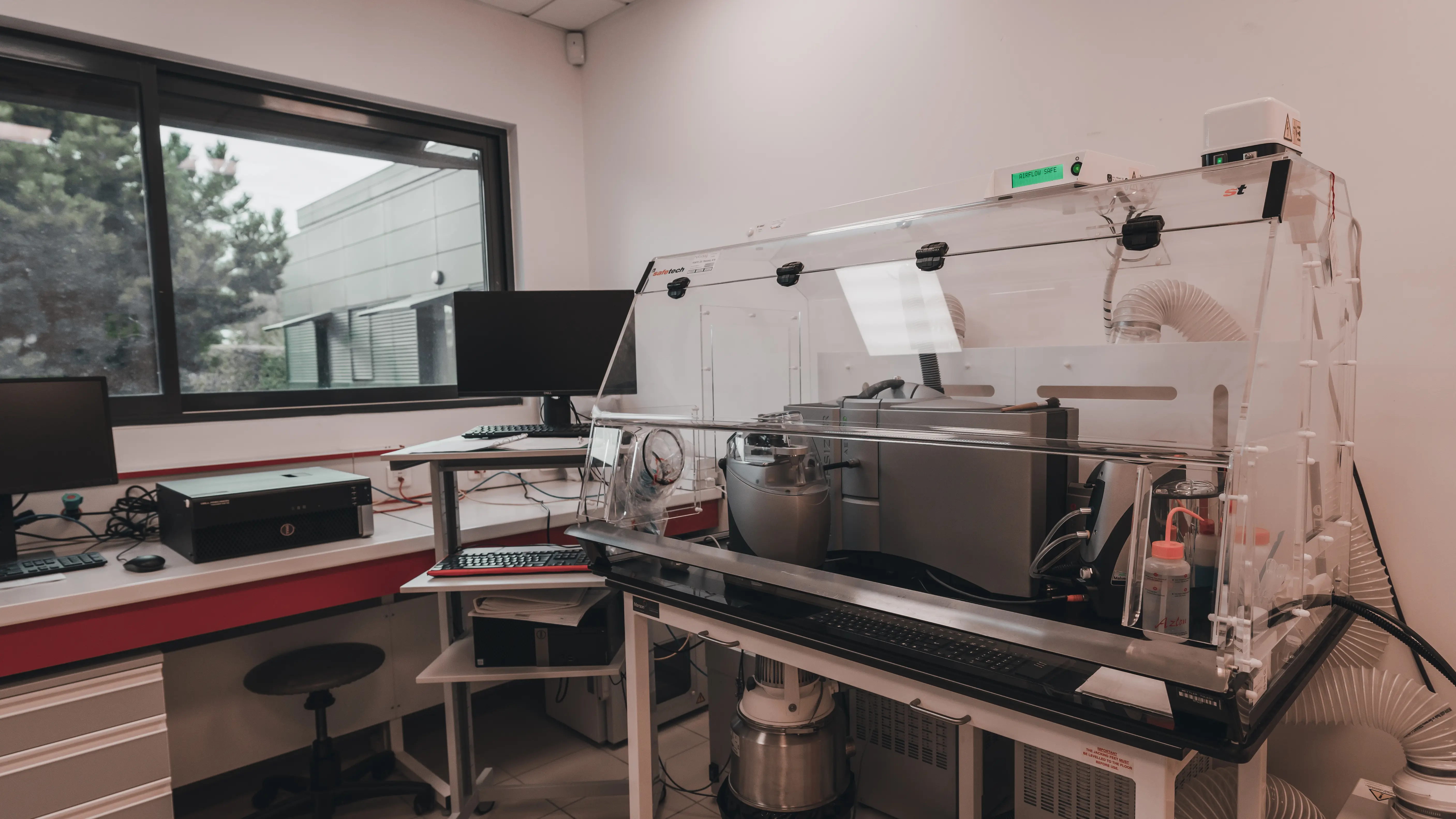 Analytical services - OEL: 50 ng/m3 3