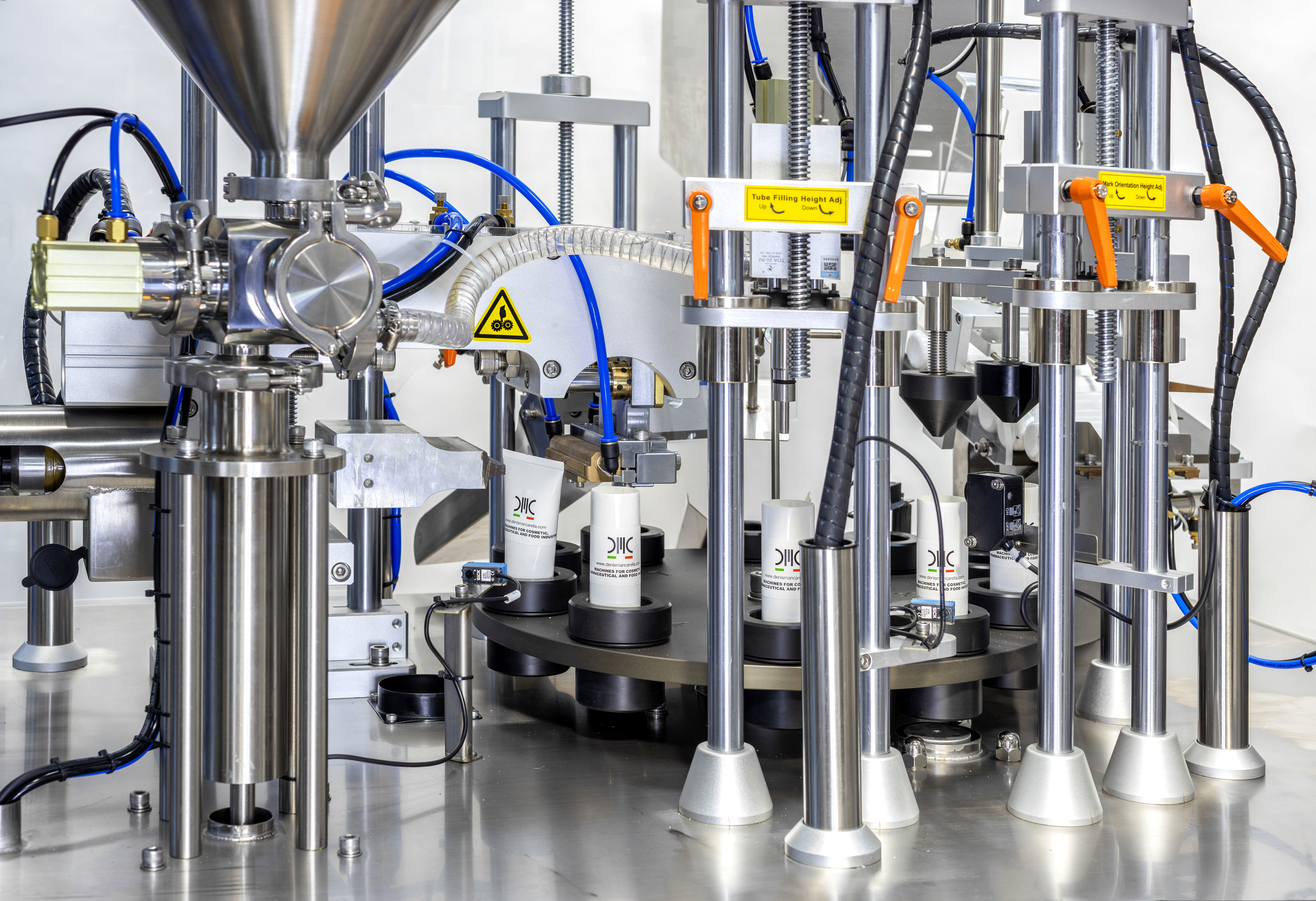 Automatic Tube Filling & Sealing Machine 3