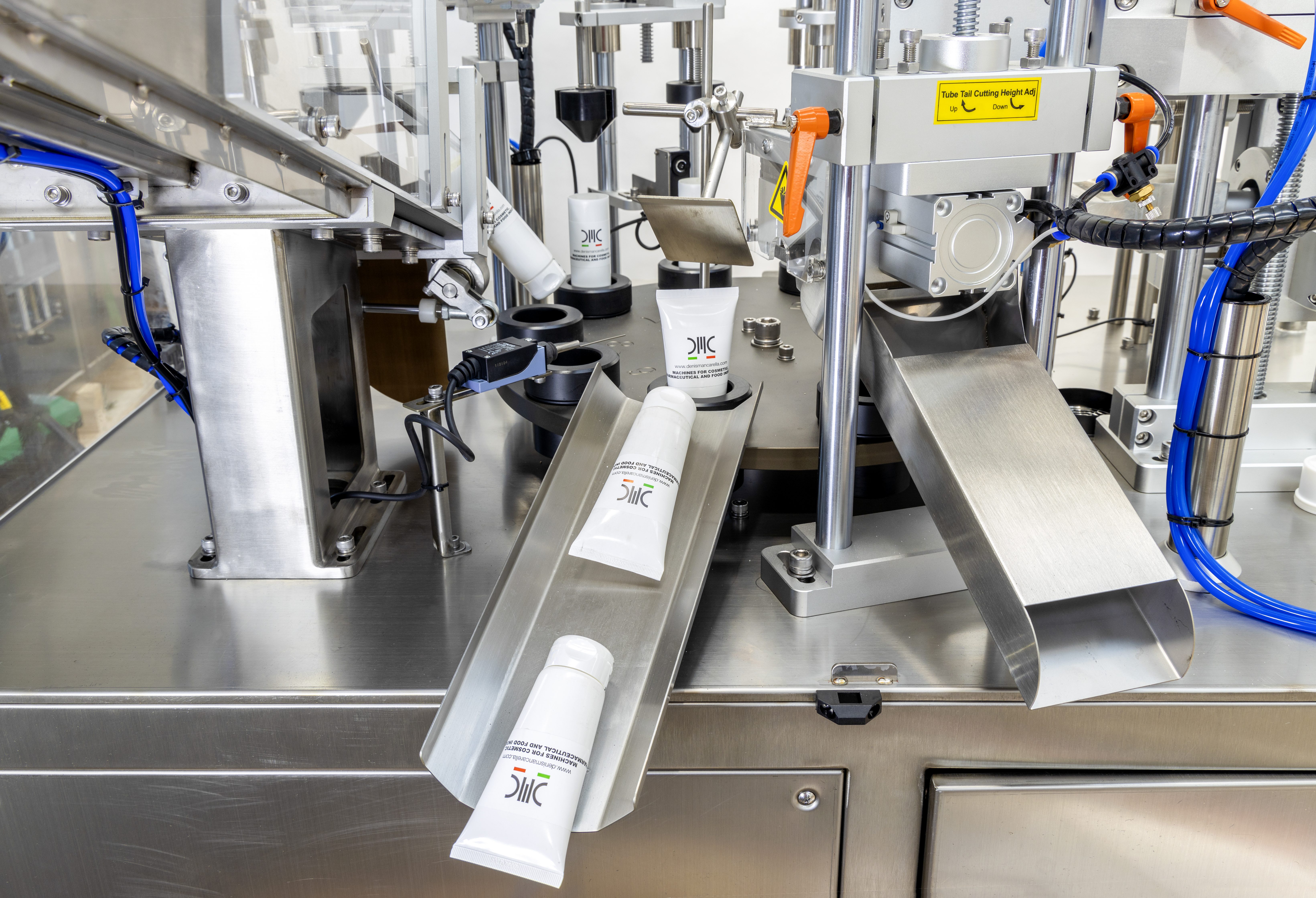 Automatic Tube Filling & Sealing Machine 2
