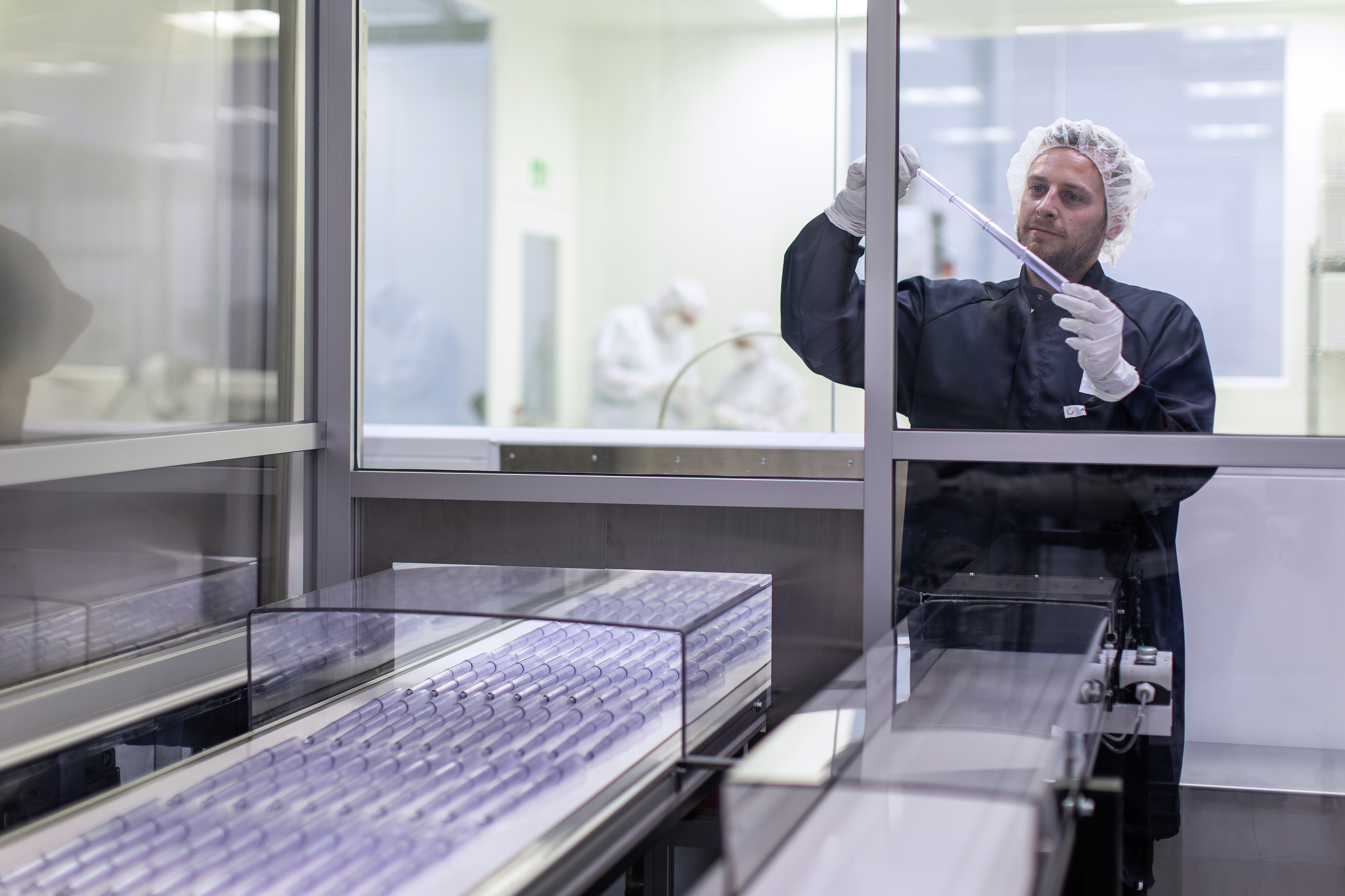 Clean Room Injection and Blow Moulding 3