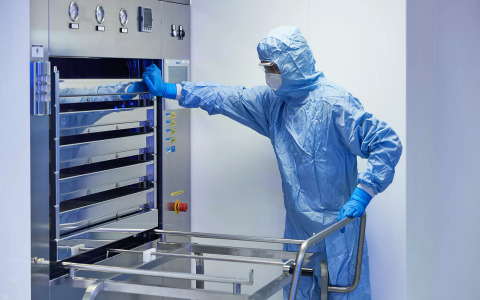 Cleaning and rinsing of sterile components for Annex 1 compliance