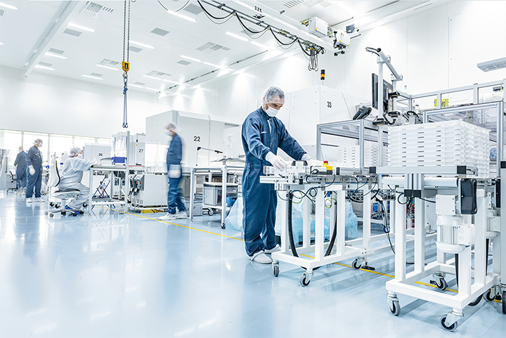 Cleanroom plastics injection moulding by GEMÜ