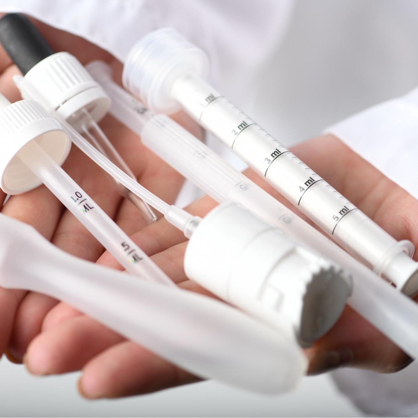 Dosing syringes