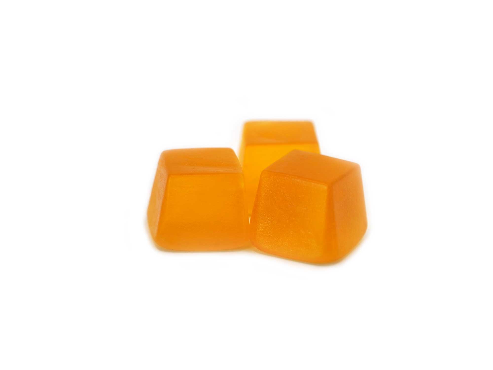 Energy chews with sodium, potassium and lemon flavour