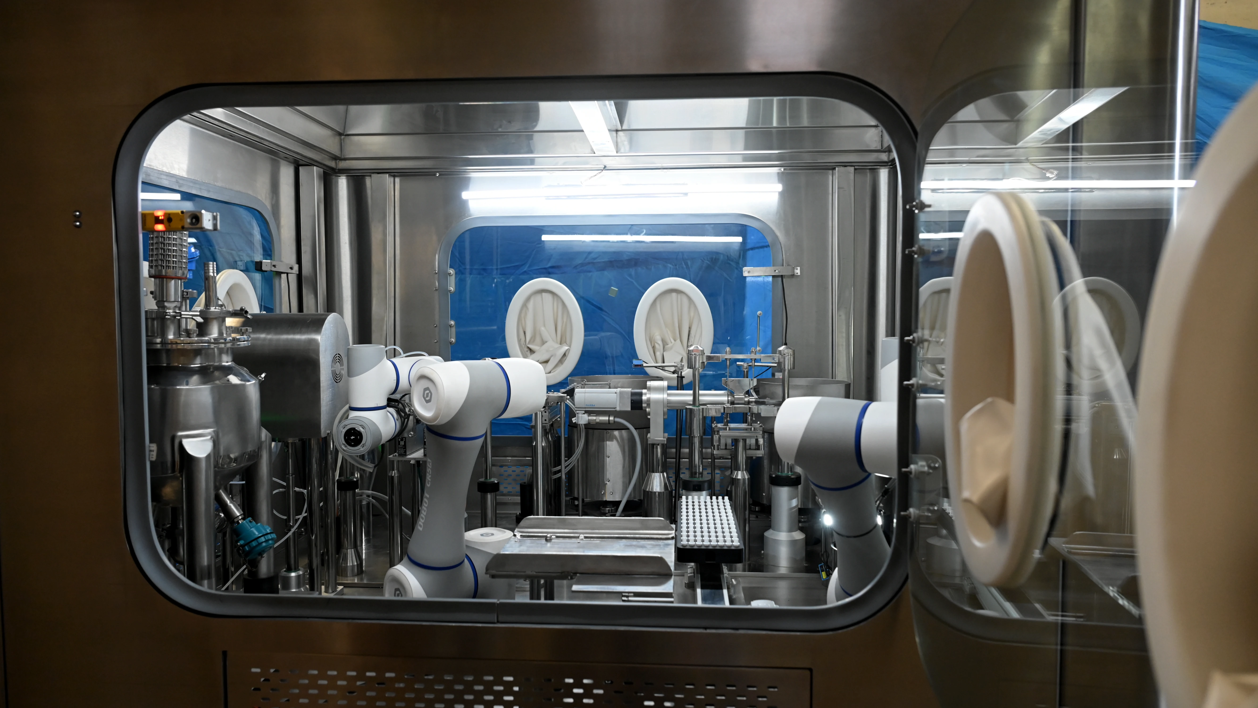 Fully Automatic Robotic Uni-Dose Nasal Spray Filling, Stoppering & Assembly Machine 1