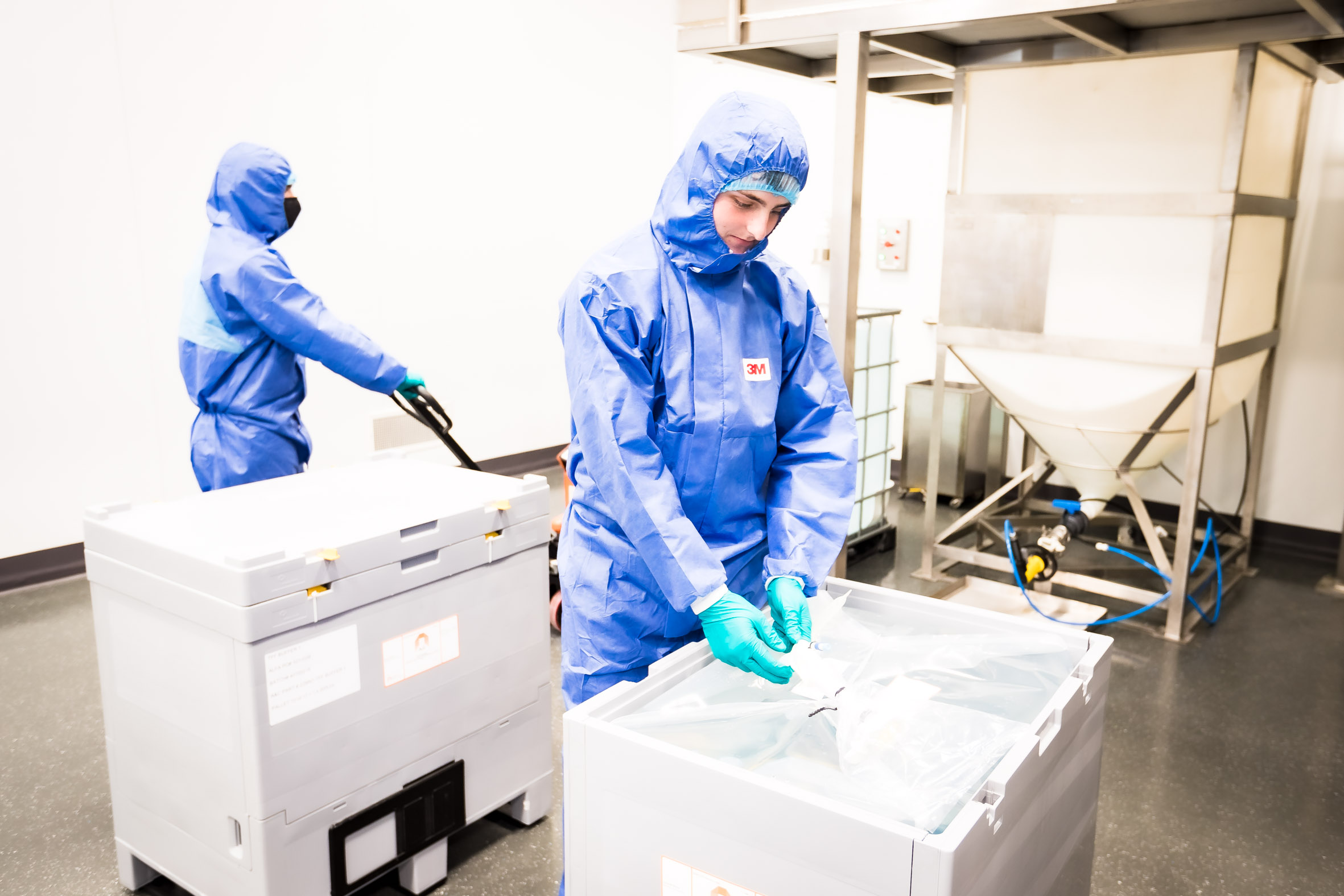 GMP custom packaging, repacking and downpacking
