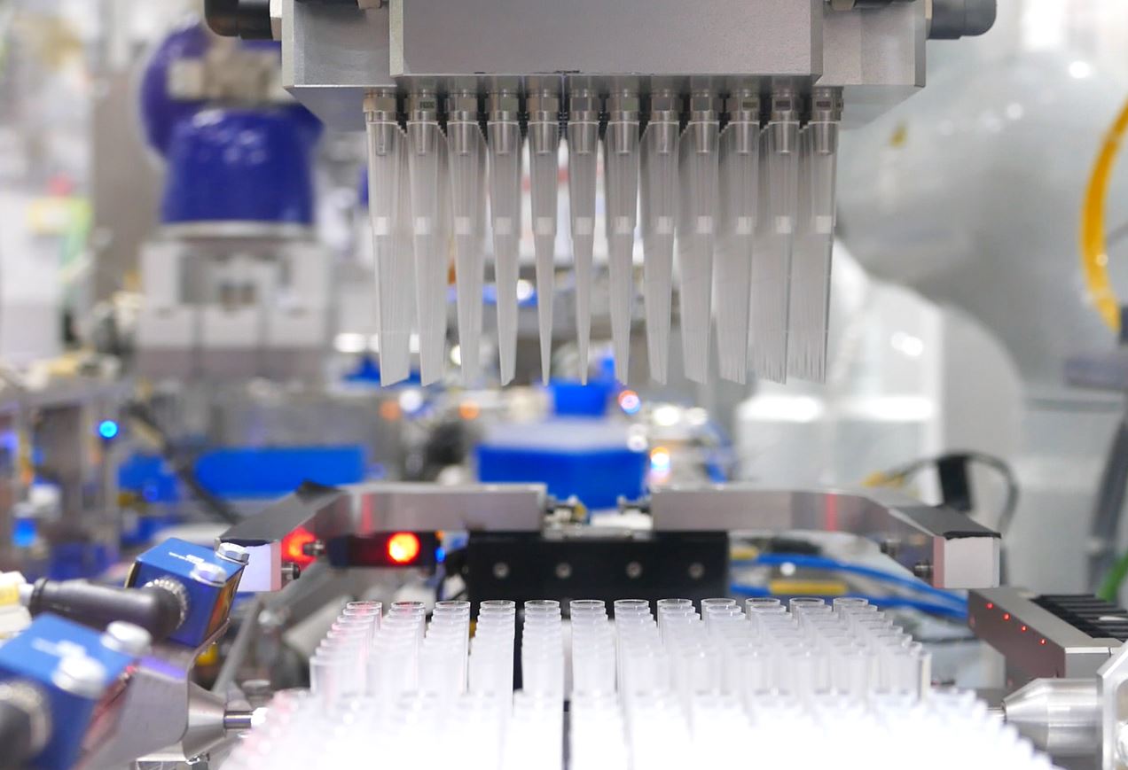 HEKUtip - Injection Molding Automation for Pipette Tips