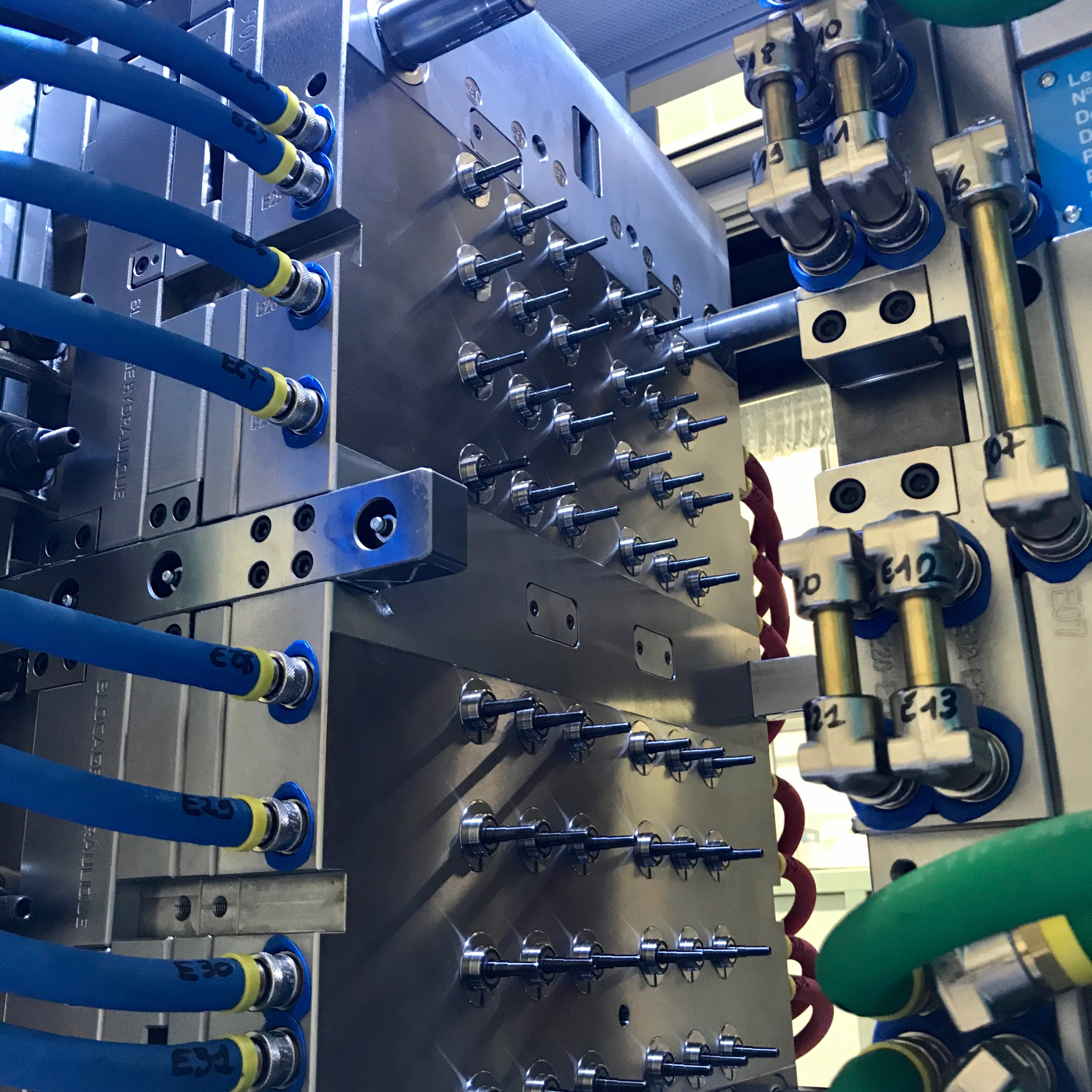 Injection plastique en salle propre
