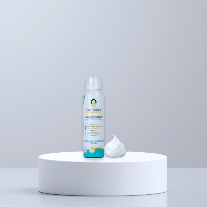 Intimate cleansing foam
