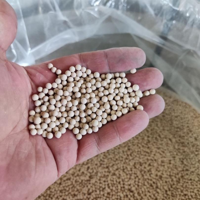 Molecular sieve
