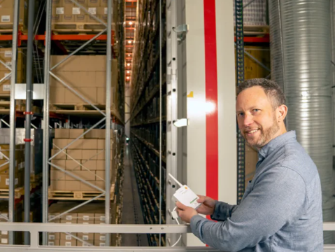 Oriola Sweden: Future-proof pharmaceutical monitoring with testo Saveris 1 2