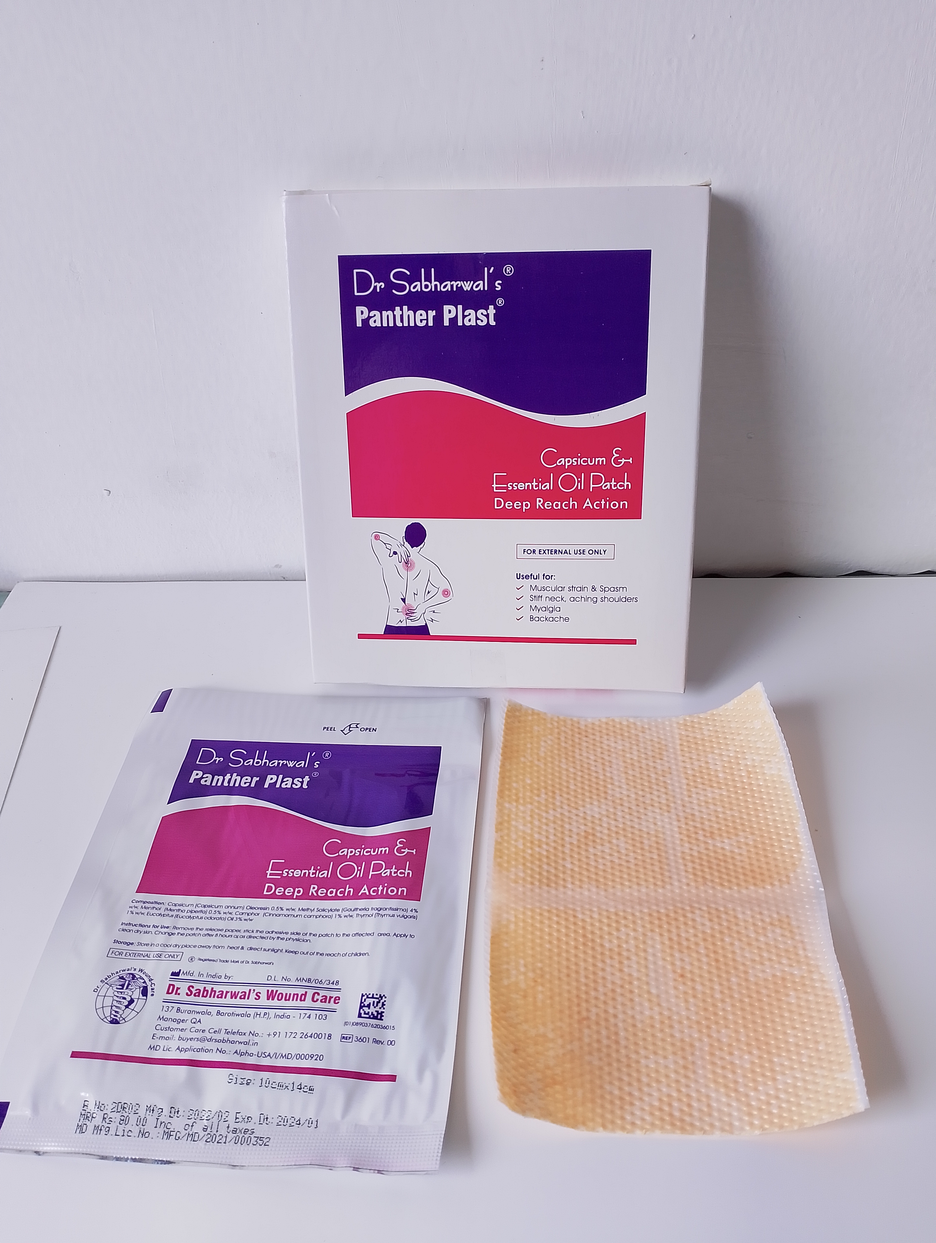 PAIN RELIEVING PATCH CONTAINING CAPSICUM & ESSENTIAL OILS 1