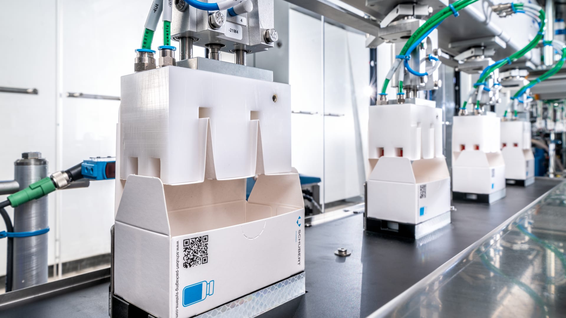 Pharmaceutical packaging machine for ampoules and vials – as a turnkey solution from Schubert 1