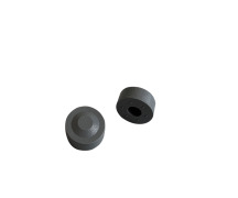 Polyisoprene rubber stopper for injection