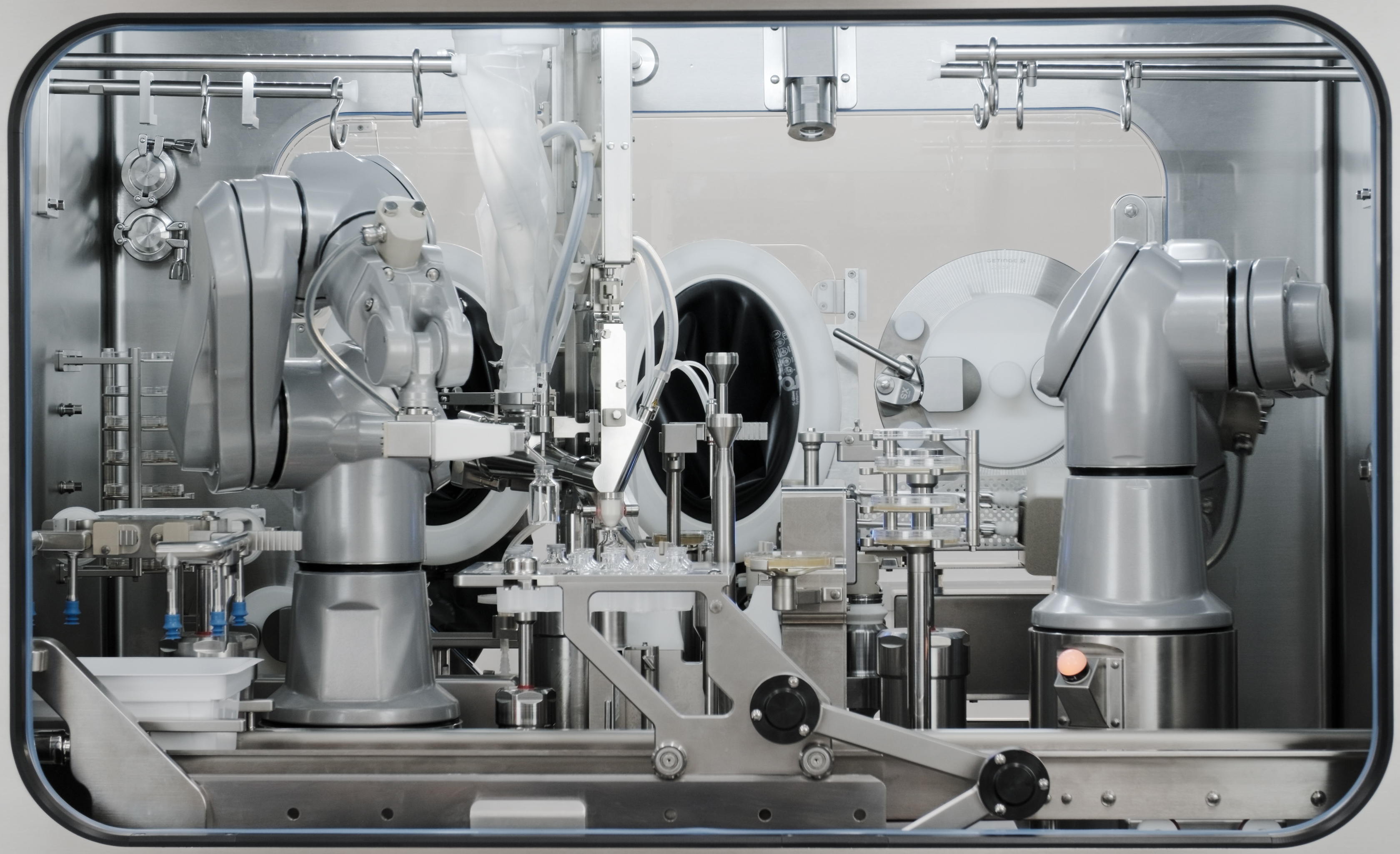 roboFIL™  Robotic Fill-Finish Cell 2