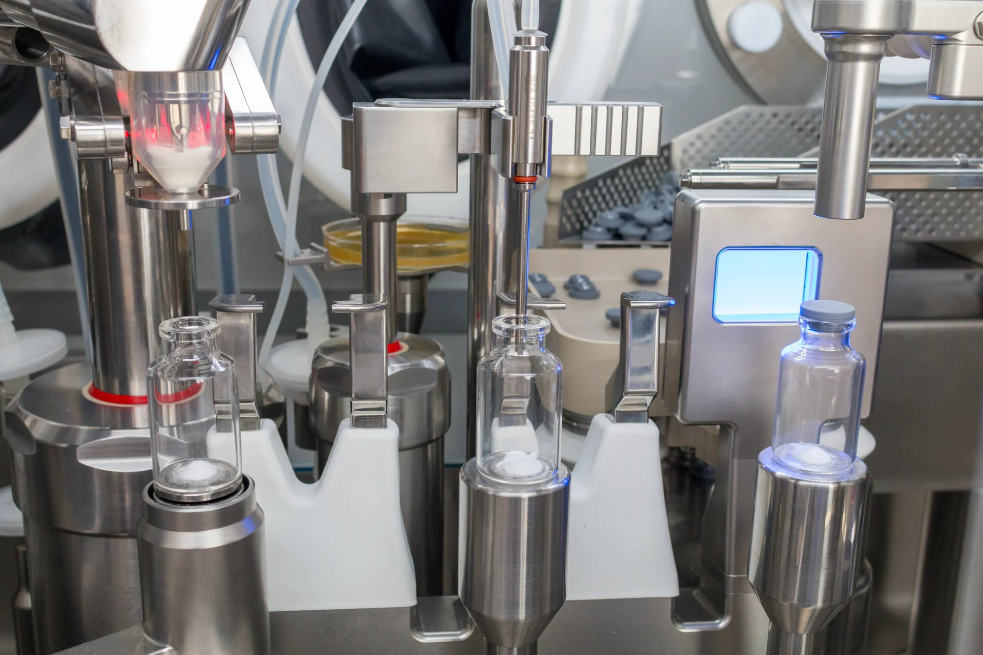 roboFIL™  Robotic Fill-Finish Cell 3