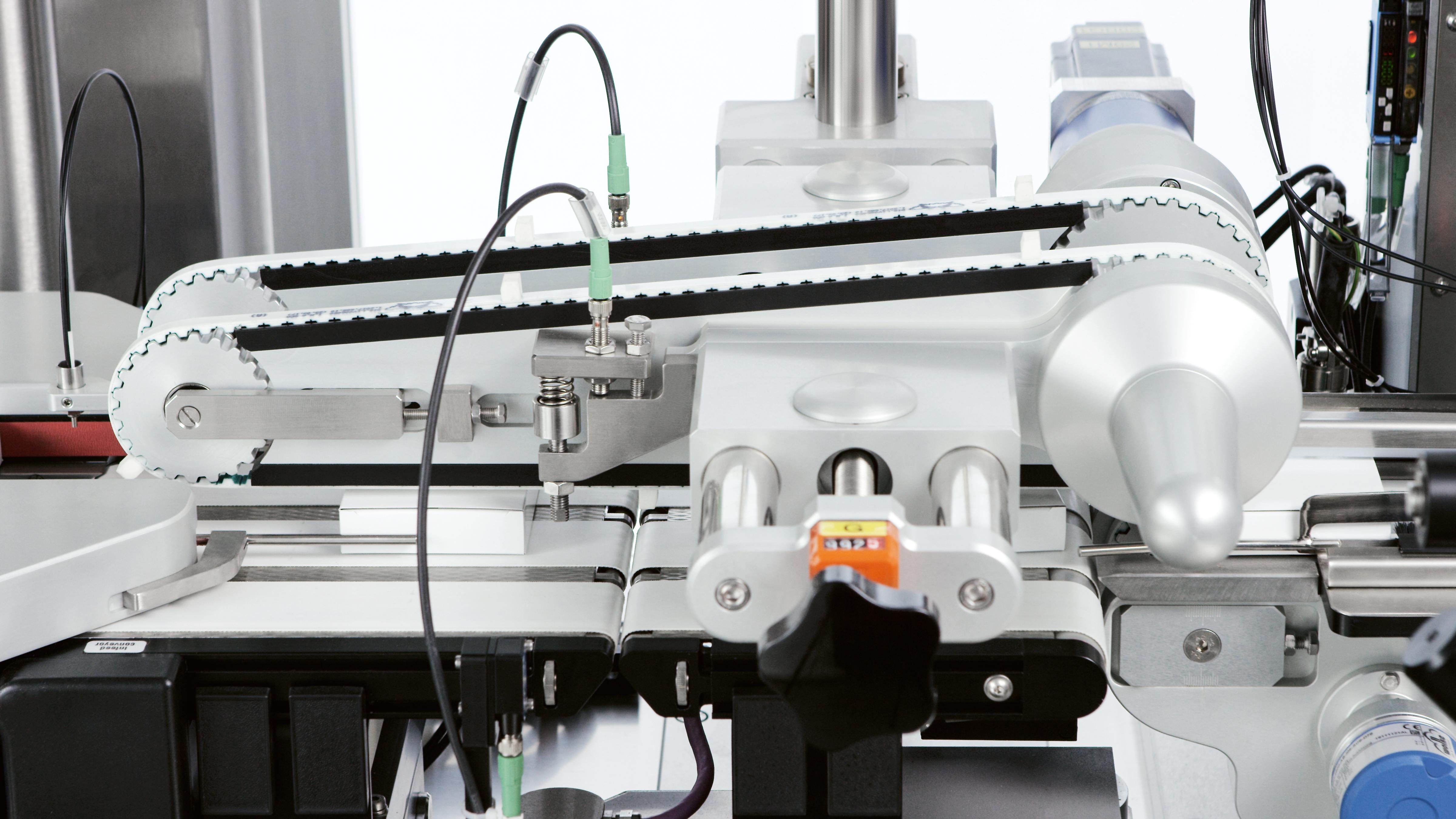 SENSITIVE AP400 Series, labelling machines for cartons. 2