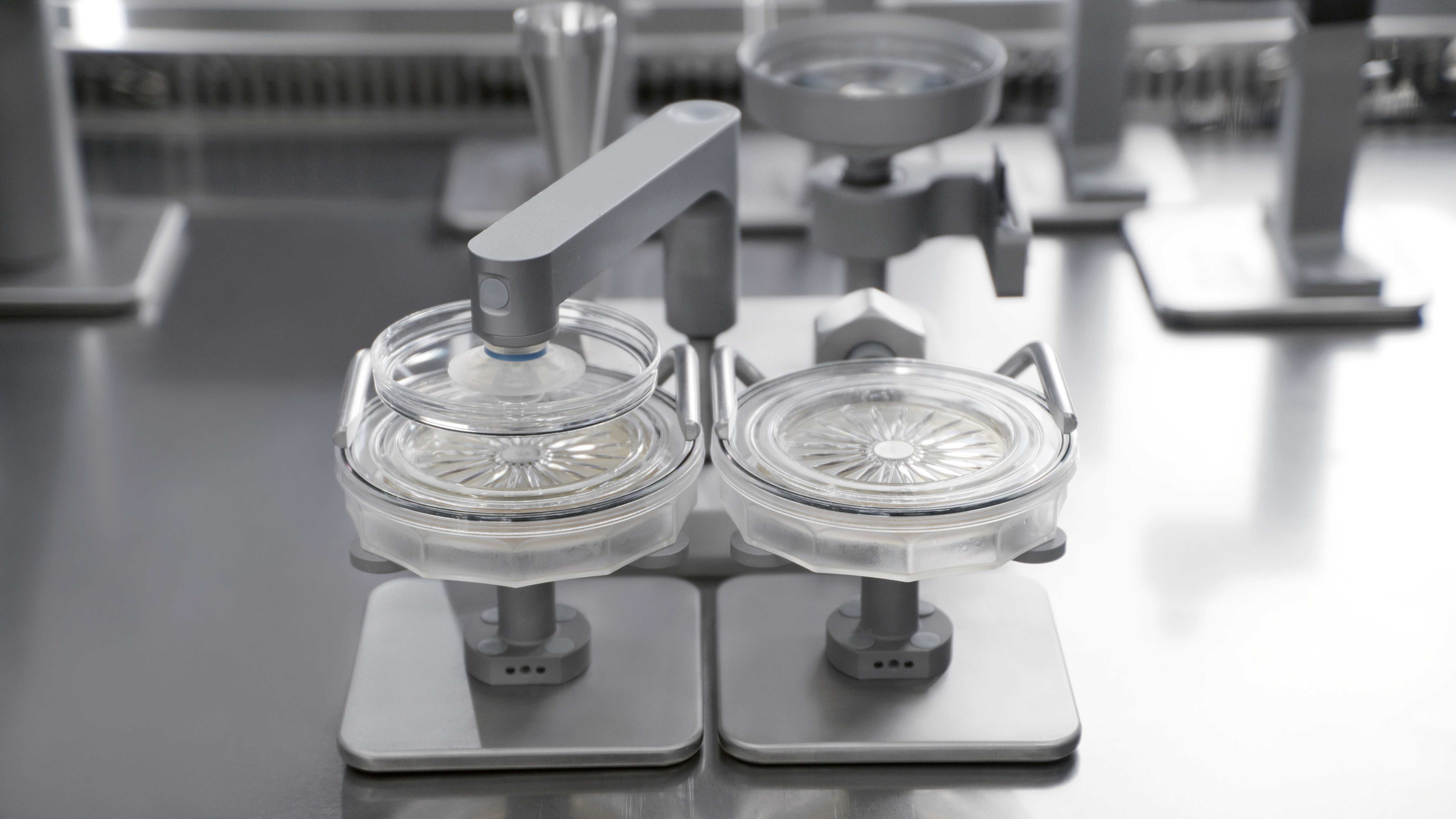 TILE-X, gloveless fill-finish solution for small batch and high-value pharmaceuticals 2